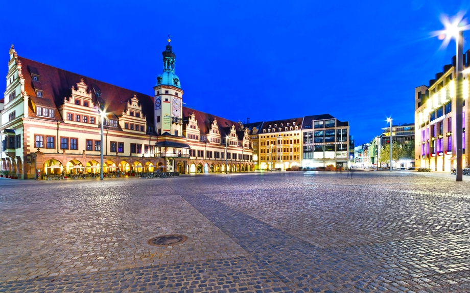 Altes Rathaus Leipzig mit Marktplatz