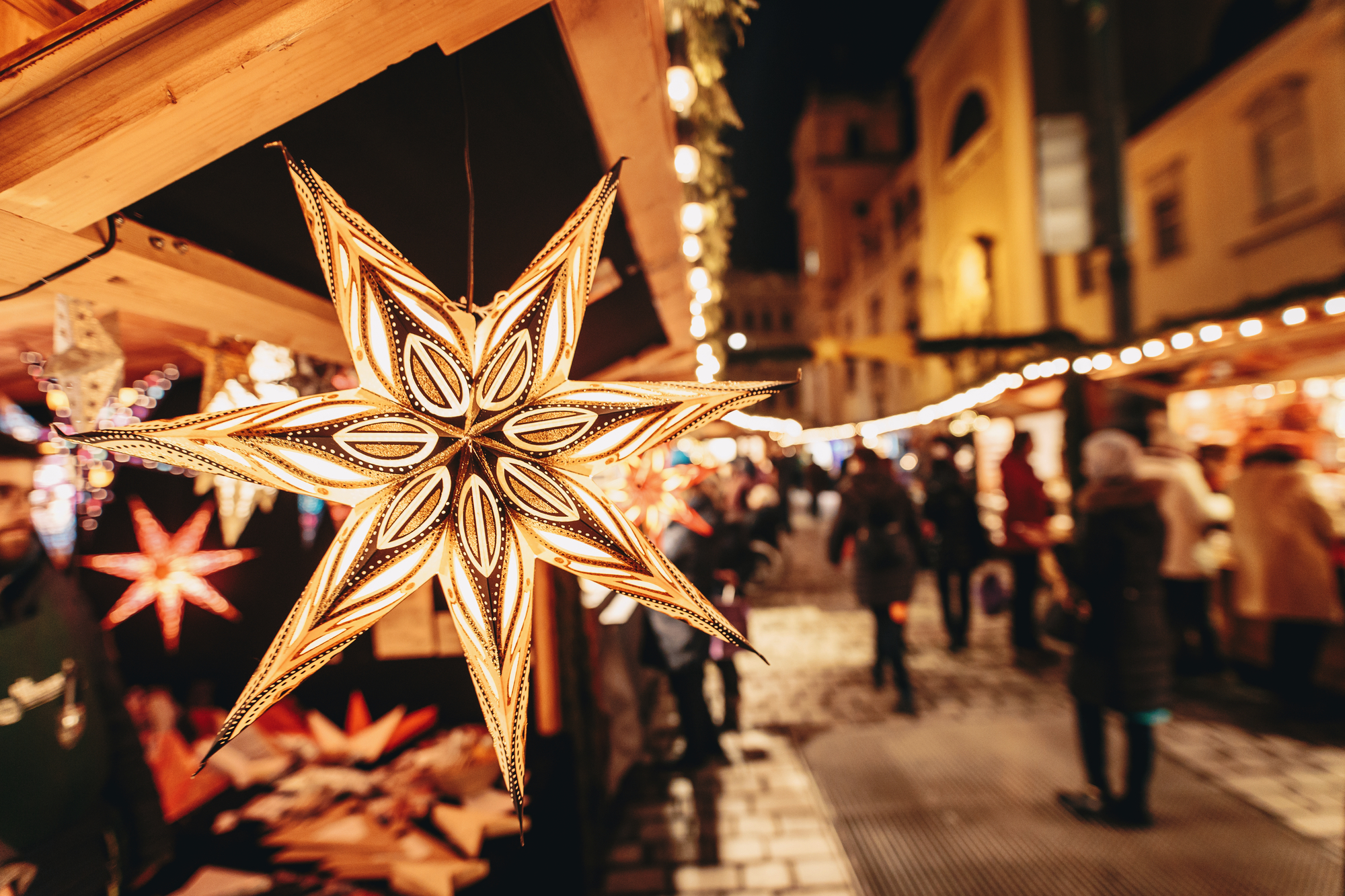 Weihnachtsdekoration auf einem Weihnachtsmarkt im Zentrum von Wien,Österreich