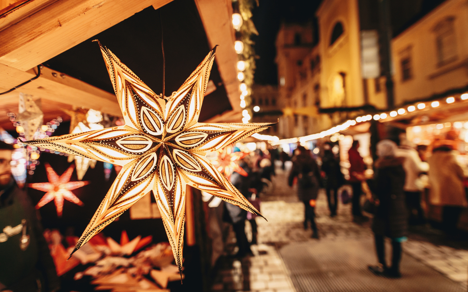 Weihnachtsdekoration auf einem Weihnachtsmarkt im Zentrum von Wien,Österreich