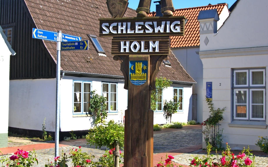 Schild zur Schleswiger Fischersiedlung Holm