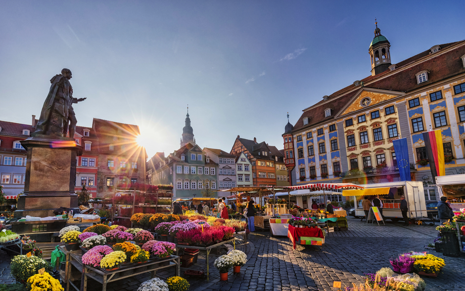 Wochenmarkt am Rathaus in Coburg, Deutschland