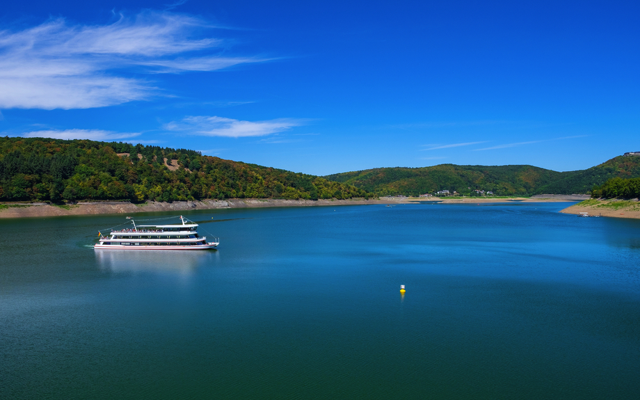 Der Edersee bei der Staumauer