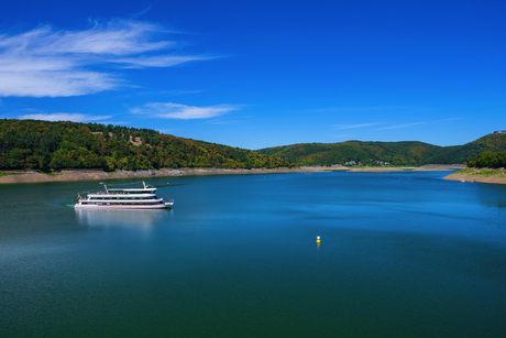 Der Edersee bei der Staumauer