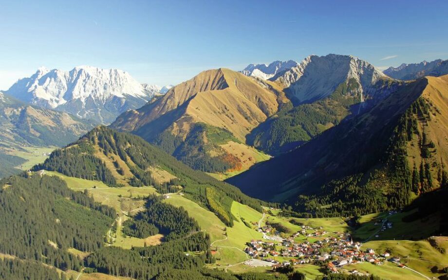 Berwang mit Zugspitze