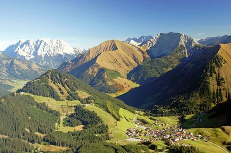 Berwang mit Zugspitze