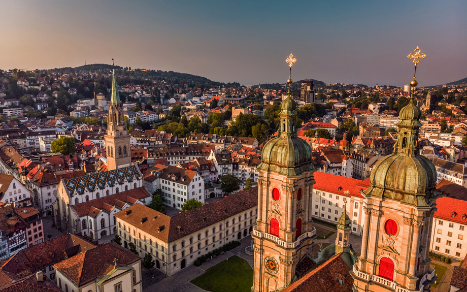 St. Gallens Stiftskirche mit ihren Zwillingstürmen