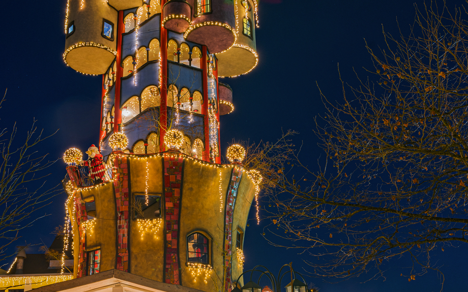 Kuchlbauer Turm - ein Hundertwasser Architekturprojekt, geplant und bearbeitet von Architekt Peter Pelikan ©Gruener Janura AG, Glarus, Schweiz ©Foto: Brauerei zum Kuchlbauer GmbH & Co KG