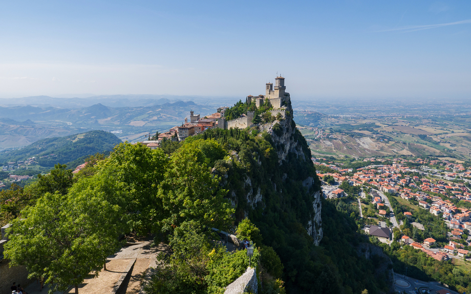 der Gipfel Guaita mit seiner Festung über der Stadt San Marino