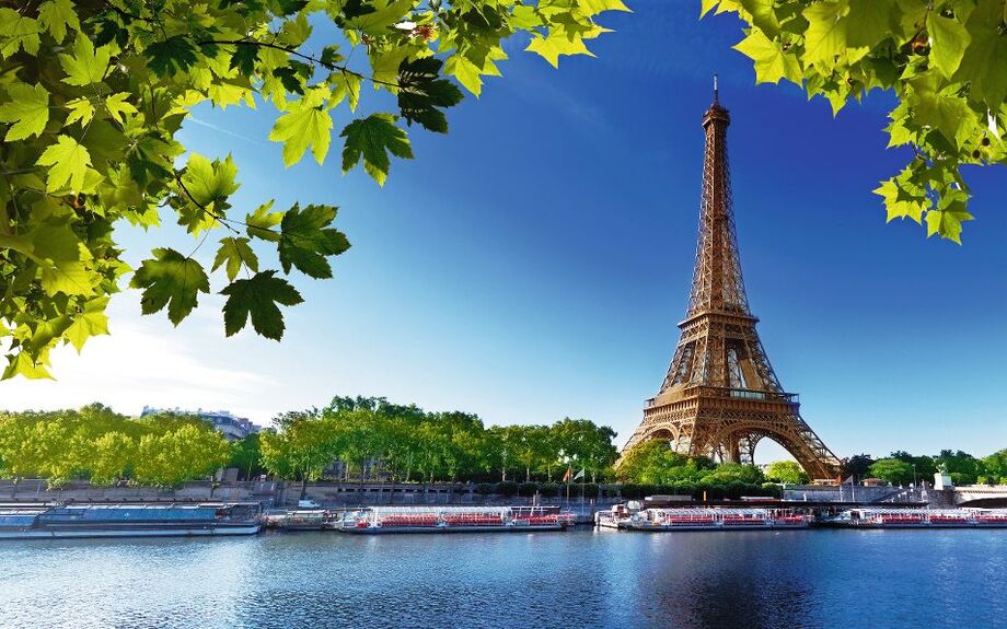 Seine in Paris mit Eiffelturm