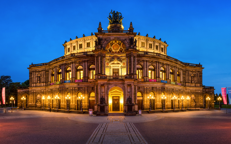 Semperoper in Dresden Panorama bei Nacht