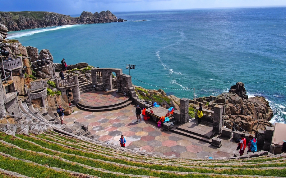 Minach Theatre