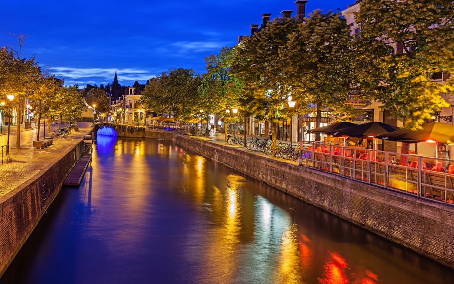 Kanäle von Leeuwarden Niederlande