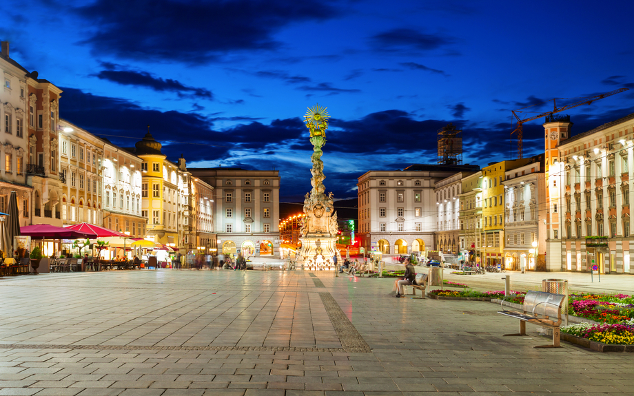 Dreifaltigkeitssäule auf dem Hauptplatz von Linz in Österreich