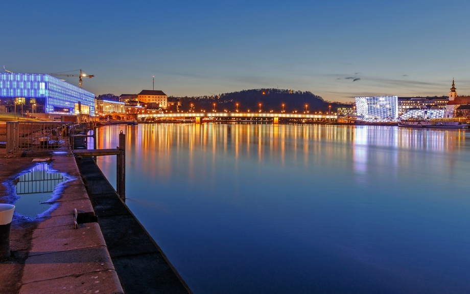 Linz bei Nacht