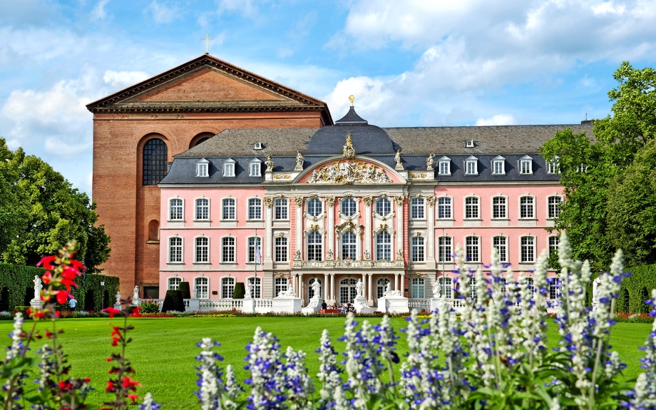 Kurfürstliches Palais und Konstantinbasilika in Trier