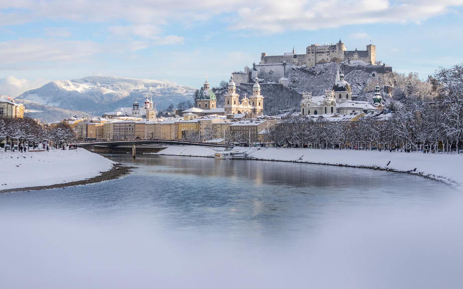 Panorama von Salzburg im Winter