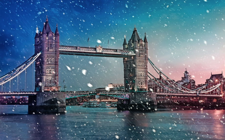 Tower Bridge mit Schnee