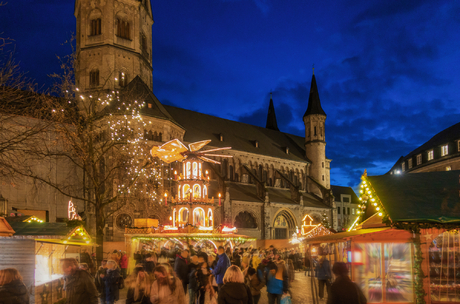Bonner Münster und Weihnachtsmarkt