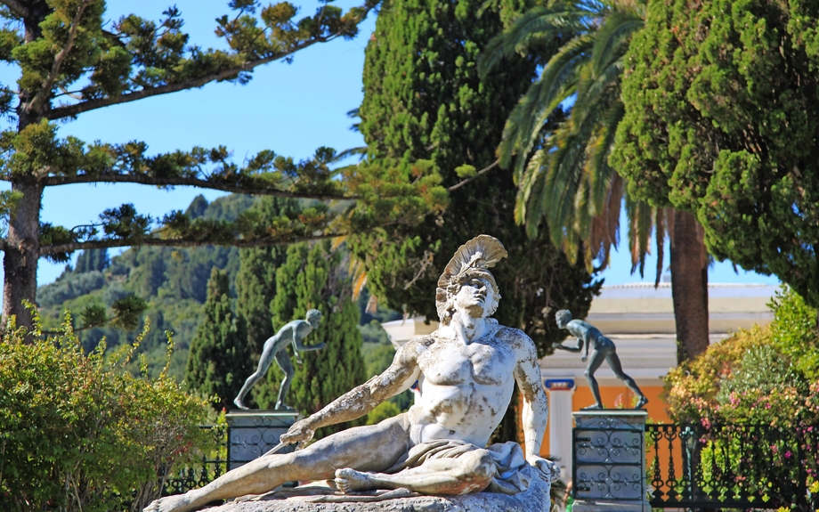 Statue des sterbenden Achill beim Palast Achilleion auf Korfu