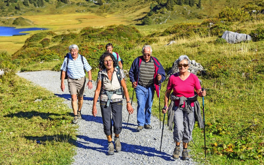 Seniorengruppe beim Wandern