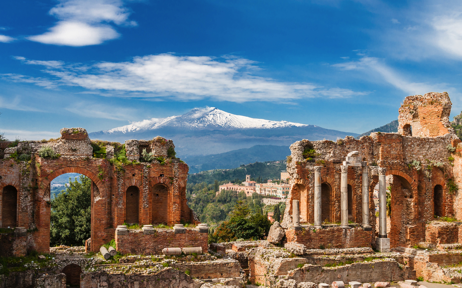 Antikes Theater Taormina mit Ätna