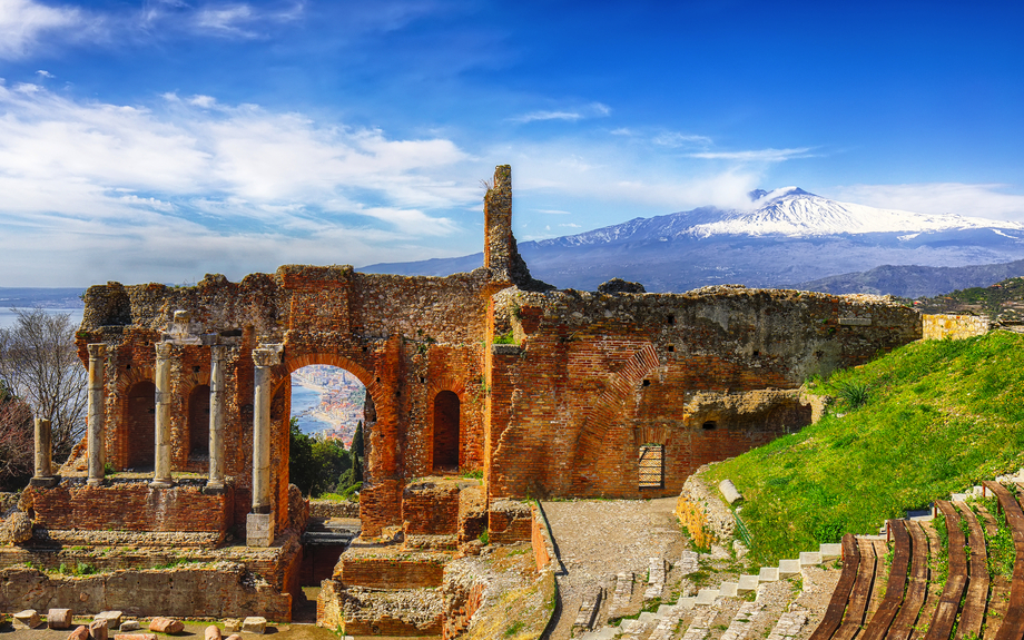 Antikes Theater Taormina mit Ätna