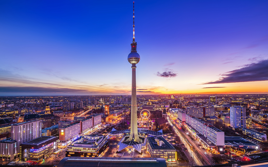 Skyline von Berlin mit Nikolaiviertel, Berliner Dom und Fernsehturm