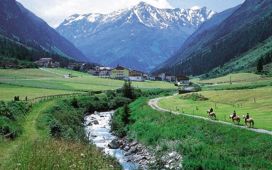 Blick auf St. Leonhard im Pitztal