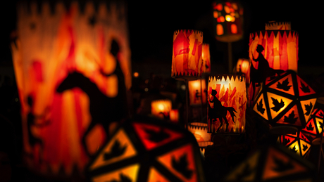 bunte Laternen beim Martinsumzug