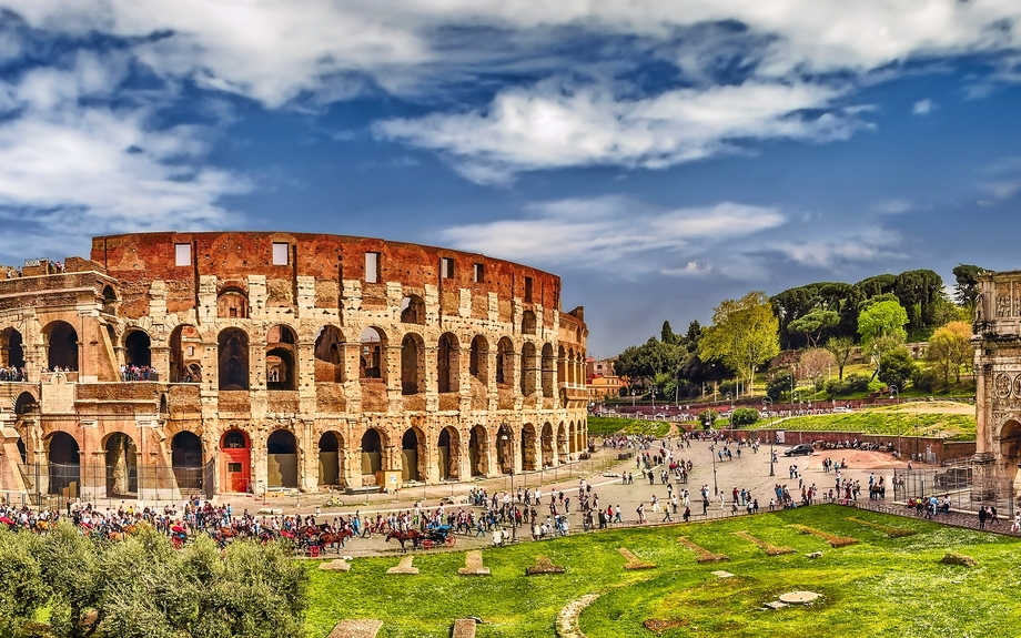 Panorama-Blick auf das Kolosseum und Konstantinsbogen, Rom