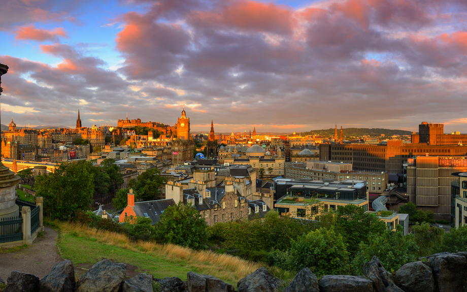 Blick von Carlton Hill über Edinburgh, Schottland