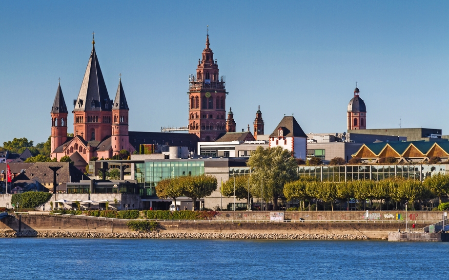Rheinufer mit Dom, Mainz