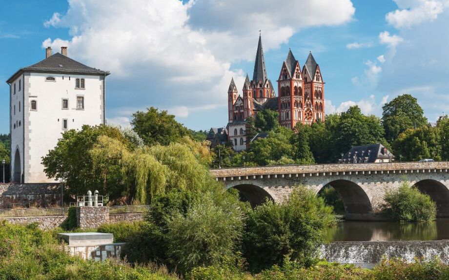 Limburger Dom mit alter Lahnbrücke